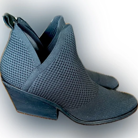 Eileen Fisher Knit Bootie - 9.5M - Picture 3 of 9